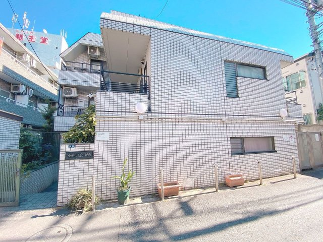 メリーライフ新宿の外観