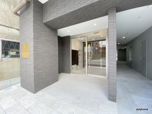 BROAD 新うめきたRESIDENCE　仲介手数料無料のエントランス