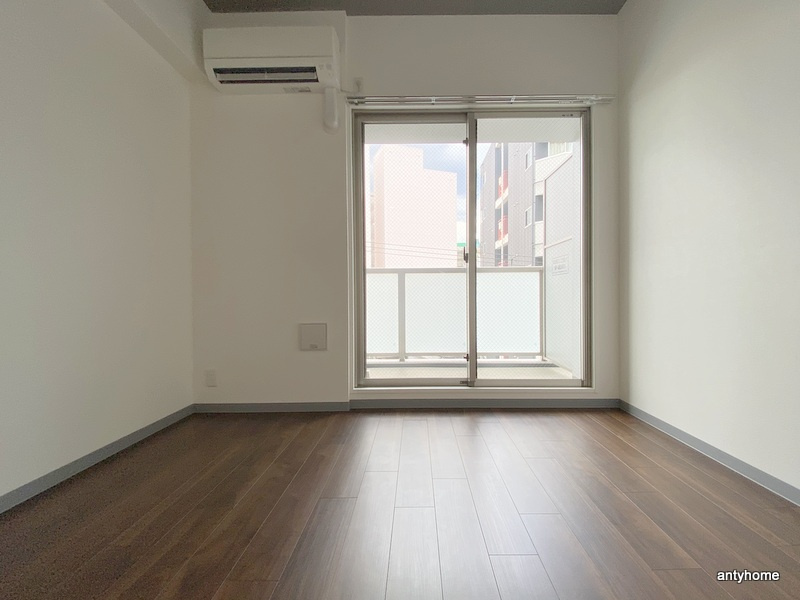 BROAD 新うめきたRESIDENCE　仲介手数料無料の居間・リビング