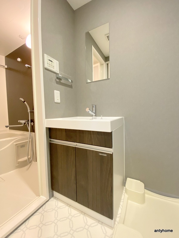 BROAD 新うめきたRESIDENCE　仲介手数料無料の洗面所