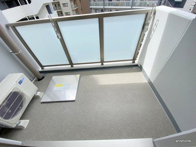 BROAD 新うめきたRESIDENCE　仲介手数料無料のバルコニー