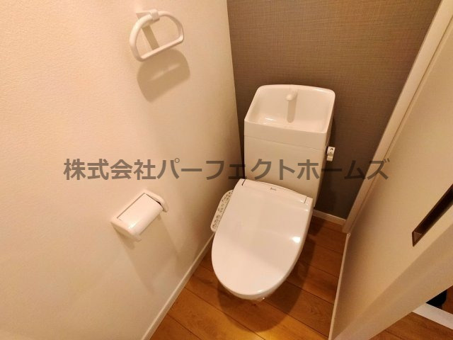 F8石津のトイレ|節水タイプのトイレです。