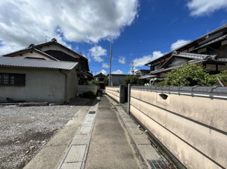 【前面道路含む現地写真】