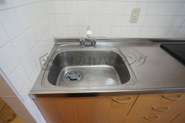 カーサフェリスのキッチン|参考、同建物・反転間取りの号室