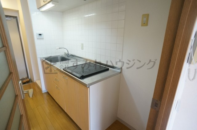 カーサフェリスのキッチン|参考、同建物・反転間取りの号室