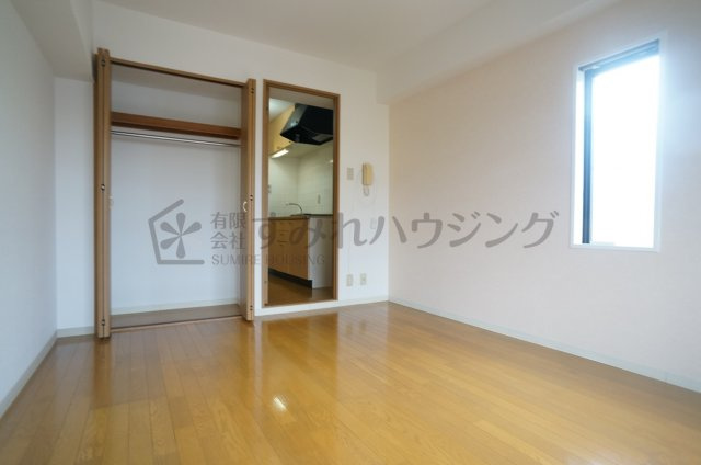 カーサフェリスの寝室|参考、同建物・反転間取りの号室