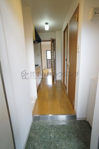 カーサフェリスの玄関|参考、同建物・反転間取りの号室