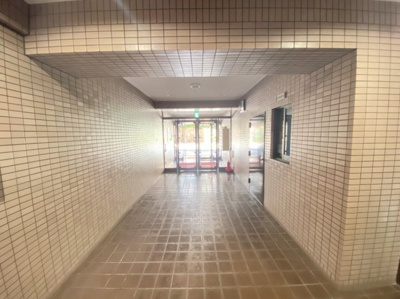 【ロビー】 | 岡町百番館