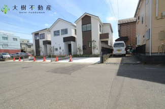 【前面道路含む現地写真】