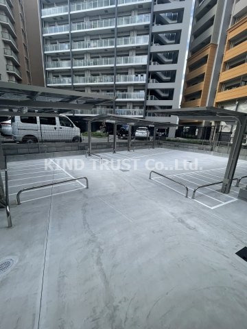 BROAD新うめきたRESIDENCEの駐車場