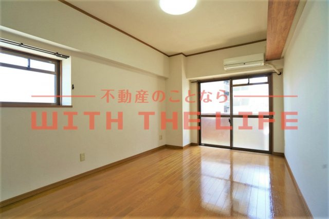 リファレンス久留米駅前【キャッシュバック対象物件】の居間・リビング|おしゃれなリビングです