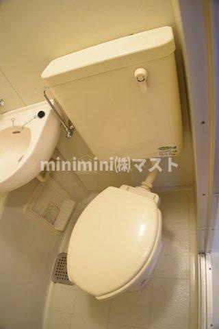 大国町青山ビルのトイレ