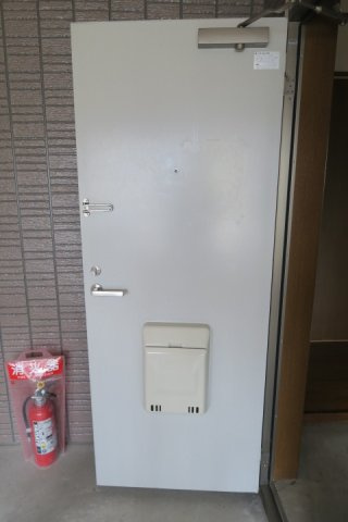 サニービレッジの玄関