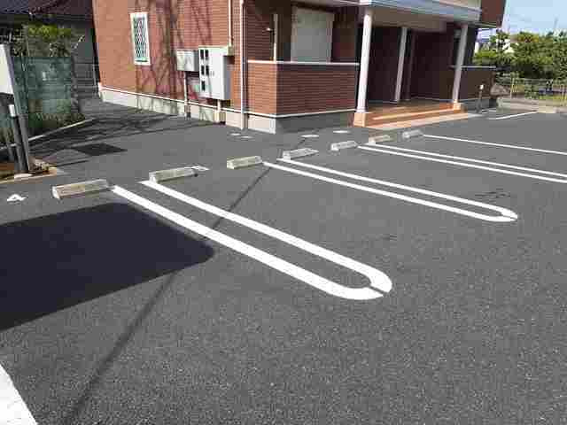 ノールフランBの駐車場