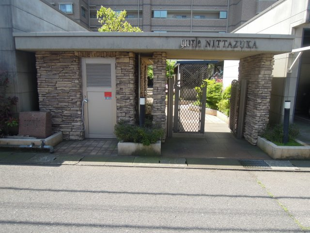 グローレ新田塚の外観