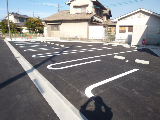 ブリーズ・プロムナードの駐車場