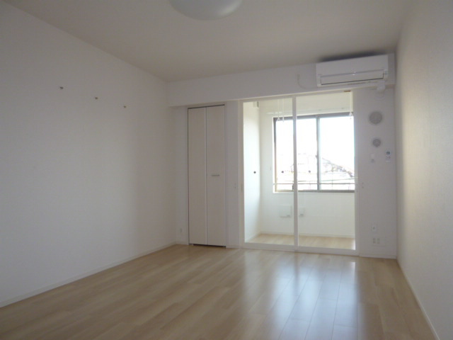 ブリーズ・プロムナードの居間・リビング|洋室