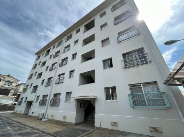 名谷農住団地Ｉ棟の外観