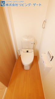 【トイレ】 | 市川三郷町市川大門 平成29年築 内外装綺麗 駅徒歩5分 | 1階、2階ともにウォシュレット付きトイレです。