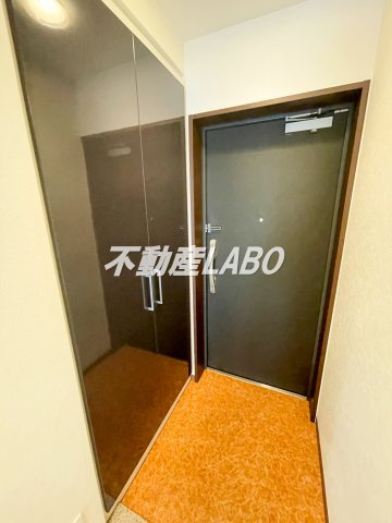 コンソラーレ桜川Ⅴの玄関