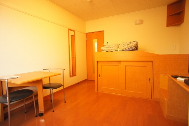 レオパレスグランシャリオの居間・リビング