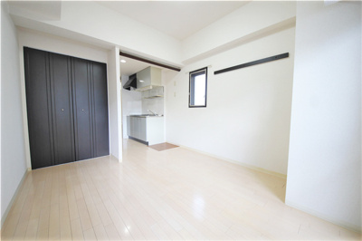 【洋室】 | ウィスタリア新北野