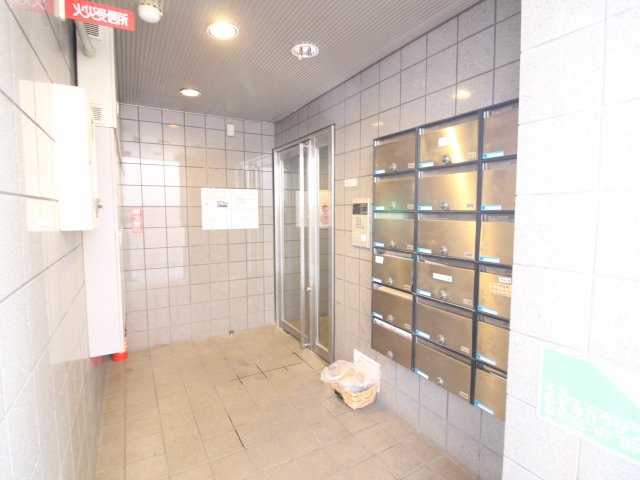 パレHSPのエントランス