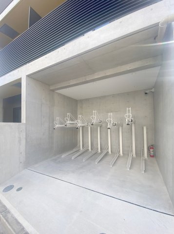 「防音マンション」ラシクラス横浜天王町の駐車場|駐輪場完備です