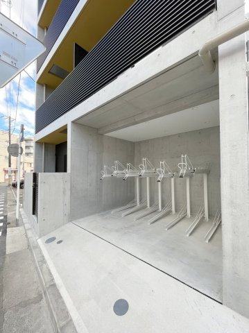 「防音マンション」ラシクラス横浜天王町のエントランス