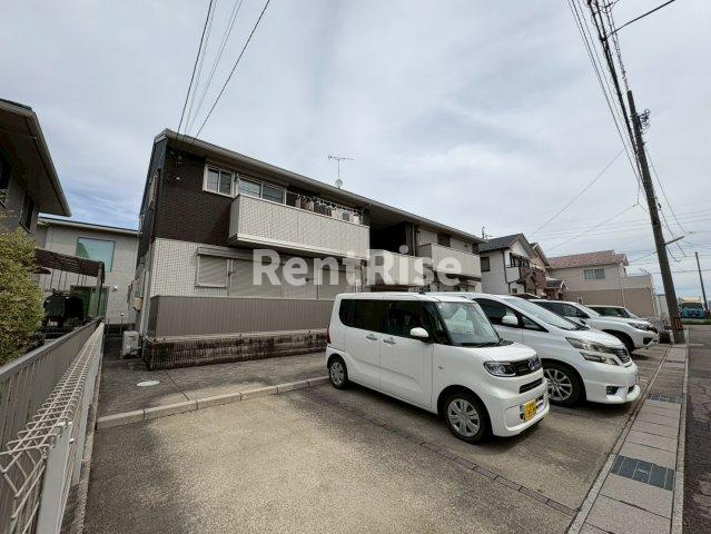 アムール丹陽の駐車場