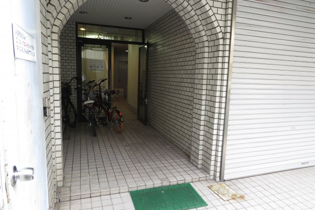 カーム敷津のエントランス