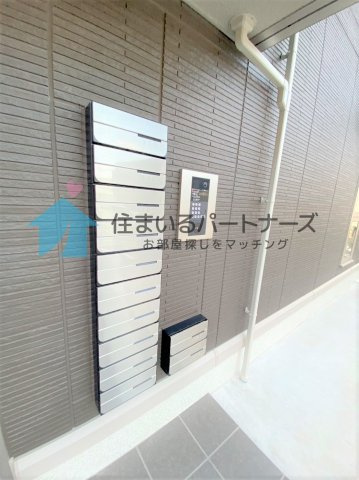 久留米市御井町のハイツのエントランス|ゆとりのあるエントランスです