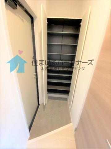 久留米市御井町のハイツの玄関|シンプルで使いやすい玄関です