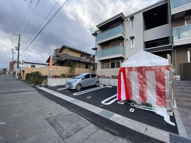 フェリーチェヴェントの駐車場