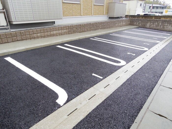 Solana(ソラーナ)の駐車場