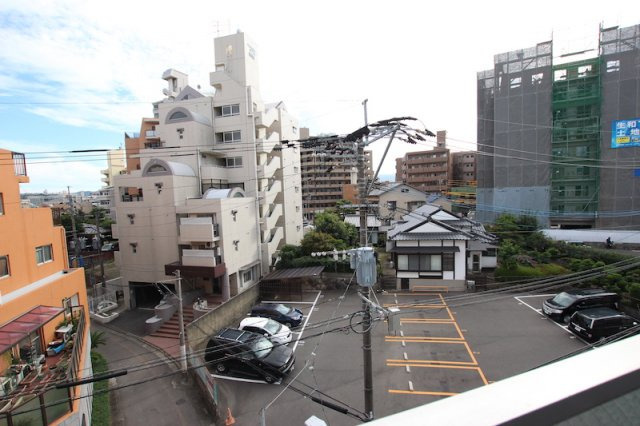 藤和南福岡コープの展望|目の前開けていますので、見晴らしも良いです。コインパーキングが多いので、来客時に助かります。