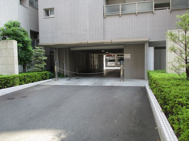 プラウド金山の駐車場|プラウド金山