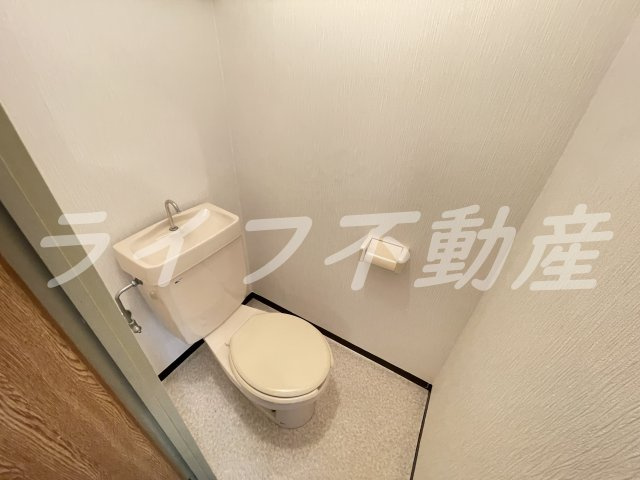 エンゼルハイツ小阪本町のトイレ|清潔感のあるトイレです