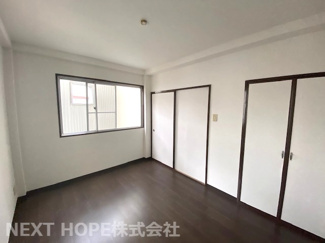 【洋室】 | 尼崎市東難波町３丁目中古戸建 | 明るい室内です！お待たせ無しで即ご入居していただけます(^^)