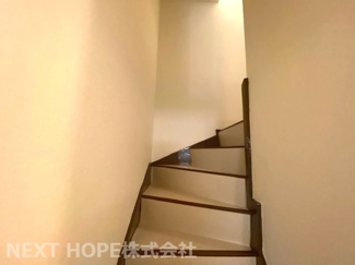 【内装】 | 尼崎市東難波町３丁目中古戸建 | 階段部分です♪