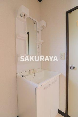 スカイハイツ（堀込町）の洗面所|2023年11月撮影。