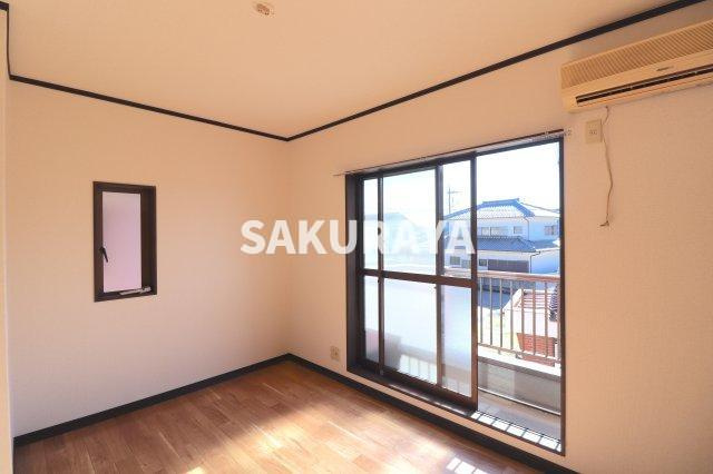 スカイハイツ（堀込町）の洋室|2023年11月撮影。