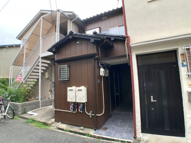東大阪市東上小阪のアパートの外観