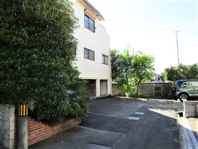 【前面道路含む現地写真】 | 甲府市愛宕町　一戸建て | 前面道路含む現地写真です