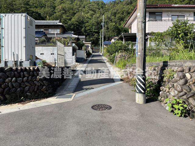 ５９４７９　岐阜市加野土地の前面道路含む現地写真