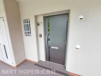 【玄関】 | ジャルダン宝塚中山台弐番館B棟 | 玄関ドアです♪二重ロックで安心生活です！