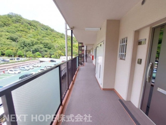 【その他共用部分】 | ジャルダン宝塚中山台弐番館B棟 | 玄関前共用部分廊下です♪