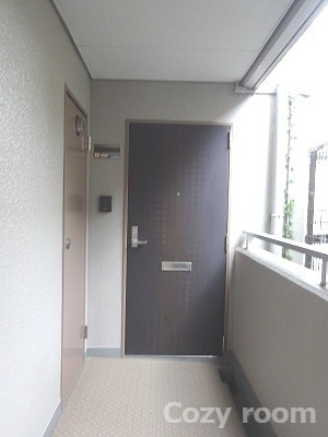【その他共用部分】 | ベル・アーバ二ティ江坂 | 玄関ドア側：角部屋です。