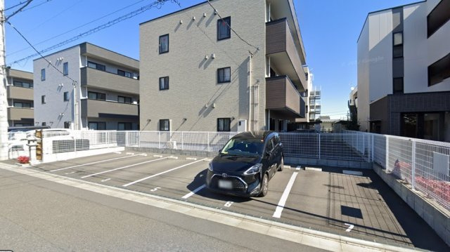 アンモード　イグサ4の駐車場