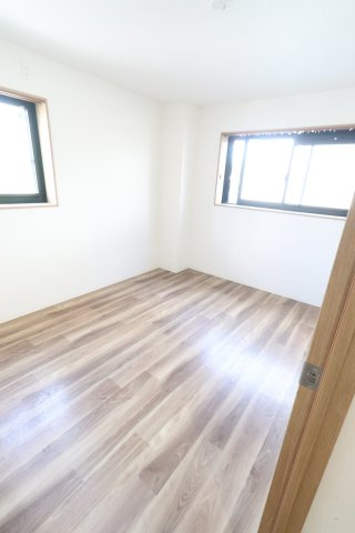 アンモード　イグサ4の寝室|反転タイプのお写真です。